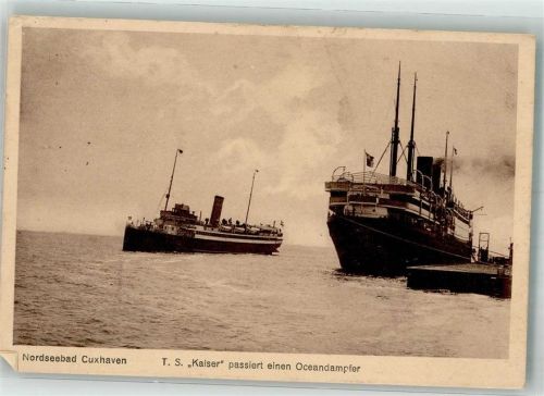 Cuxhaven T.S. Kaiser passiert einen Oceandampfer