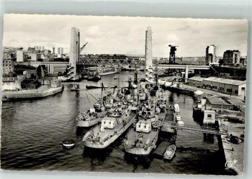 Brest Hafen Marineschiffe