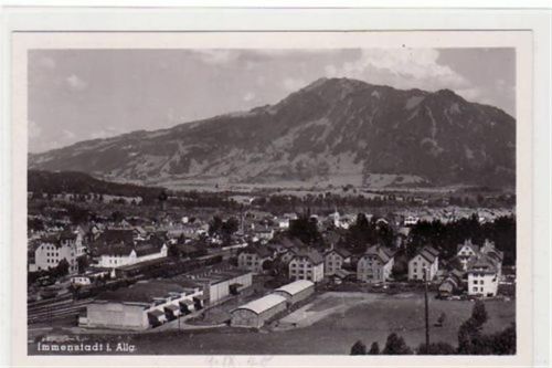 Immenstadt Fotokarte von Immenstadt im Allgäu. Totalansicht Bahnhof und Grünten ungelaufen Top Erhaltung.