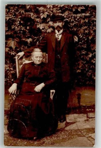 Herne 1920 Ein älteres Ehepaar im Garten Ort handschriftlich