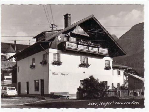 Ehrwald mit Haus " Steger ". ungelaufen handschriftliches Datum von 1978. Gute Erhaltung.