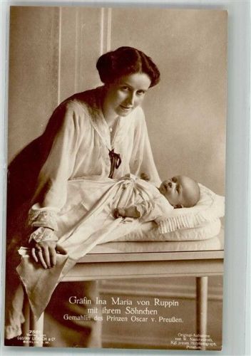 Gräfin Ina Maria von Ruppin mit Sohn Fotograf Niederastroth Verlag Gustav Liersch & Co. 7501