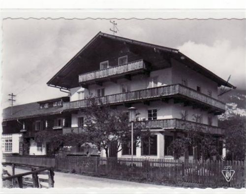 Rattenberg, Radfeld, Tirol mit Pension Kaiserblick gelaufen von 1964. Gute Erhaltung.