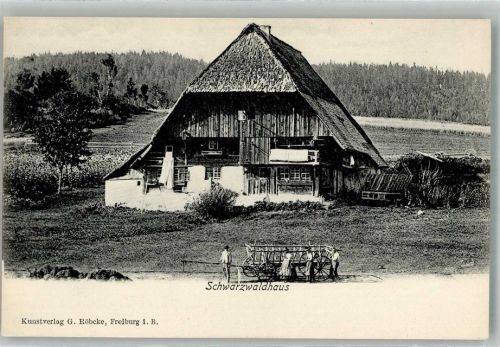 Ein altes landestypisches Bauernhaus