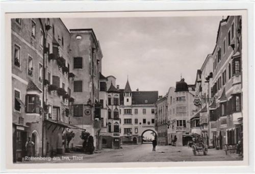 Rattenberg am Inn, Tirol. Straßenpartie mit Häuserreihen ungelaufen Sehr gut erhalten.