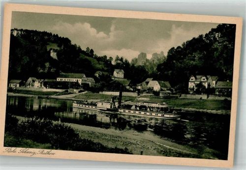 Rathen Kurort Raddampfer Sachsen vor dem Ort