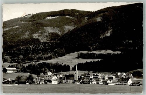 Neukirchen Panorama des Ortes mit Filialkirche St. Ulrich