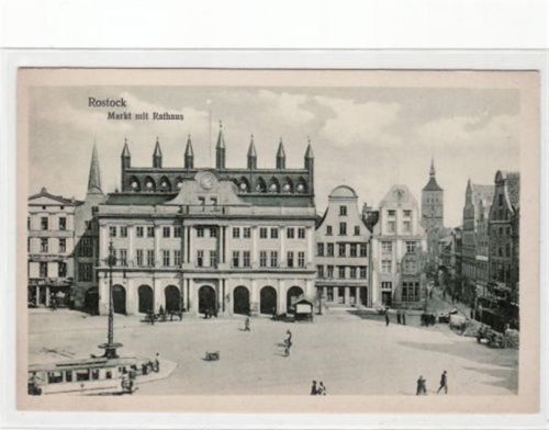 Rostock Rostock mit Markt und Rathaus ungelaufen Top Erhaltung.