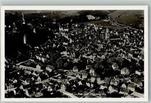 Biberach Fliegeraufnahme des Ortes mit Kirche St. Martinus