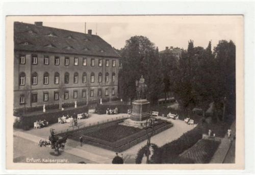 Erfurt Erfurt mit Kaiserplatz ungelaufen Leichte Anhaftungen vom Album. Gute Erhaltung.