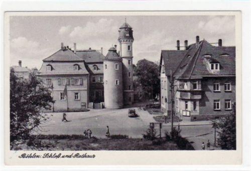 Böhlen mit Schloß und Rathaus ungelaufen Die Karte war in einem Album eingeklebt, daher Anhaftungen Rückseite, auf der rechten Seite leicht bügig, sonst gut erhalten.