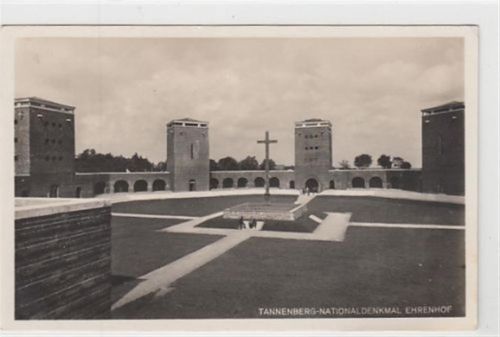Hohenstein Tannenberg Nationaldenkmal bei Hohenstein / Olsztynek - Kreis Osterode / Ostróda. Ehrenhof ungelaufen Sehr gut erhalten.