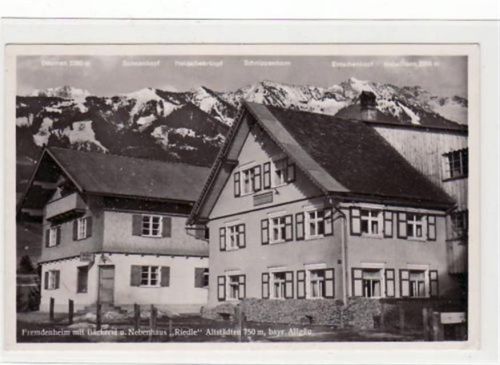 Fotokarte von Altstädten im Allgäu. Fremdenheim mit Bäckerei und Nebengebäude Riedle ungelaufen Top Erhaltung.