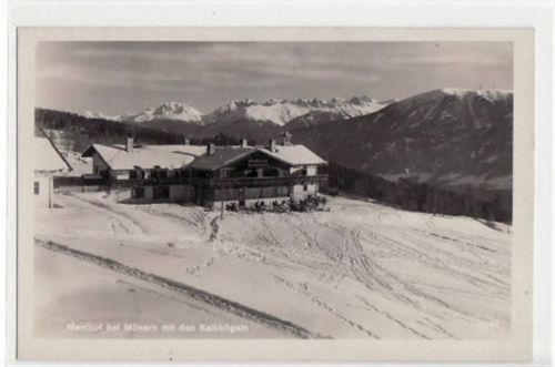 Menthof bei Mösern mit den Kalkkögeln im Winter ungelaufen Gute Erhaltung.