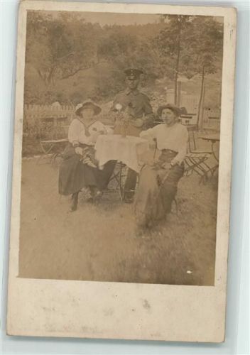 Coburg 1915 Gartenwirtschaft Frauen mit Soldat Ort lt. Stempel