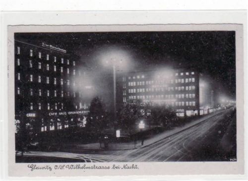 Gleiwitz Gleiwitz / Gliwice mit Wilhelmstrasse bei Nacht gelaufen, 1942. Ecken mit Albumabdrücken, sonst gut erhalten