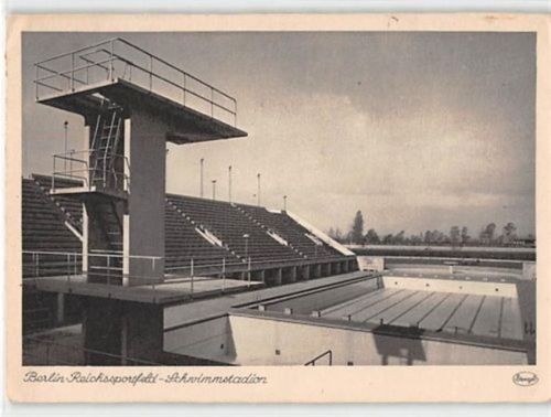 Berlin-Charlottenburg-Westend. Reichssportfeld-Schwimmstadion ungelaufen kleiner Knick oben links und unten rechts, sonst gut erhalten