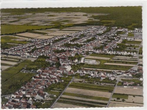 Erzhausen, Kreis Daramstadt. Flugzeugaufnahme gelaufen, 1965. Leichter Stempeldurchdruck, sonst gut erhalten
