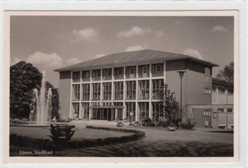 Lünen. Stadtbad gelaufen, 1957. Leichter Stempeldurchdruck, kleiner Knick unten links, sonst gut erhalten