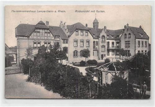 Lampertheim am Rhein. Rückansicht mit Garten vom Marienkrankenhaus gelaufen kleiner Knick oben rechts, kleine Knicke mit Einriß unten rechts, sonst gut erhalten