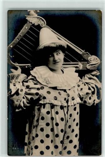 Frau mit einer Leier AK Clown 1909 Foto AK