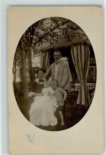 04774 O7262 Dahlen , Sachs 1913 Privatfoto AK Taufe Familienfoto Ort lt. Stempel