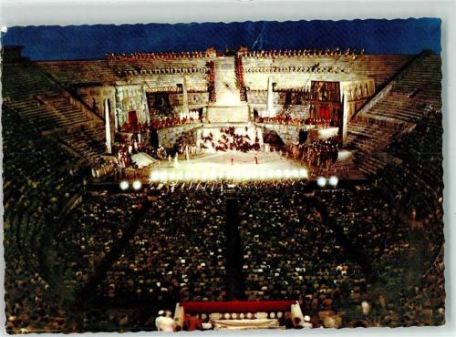 Verona Arena römisches Amphitheater Schauspiel Bühne Belsuchtung