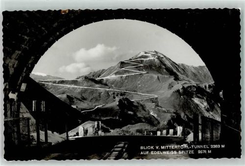 Heiligenblut Blick vom Mittertörl Tunnel auf Edelweiss Spitze