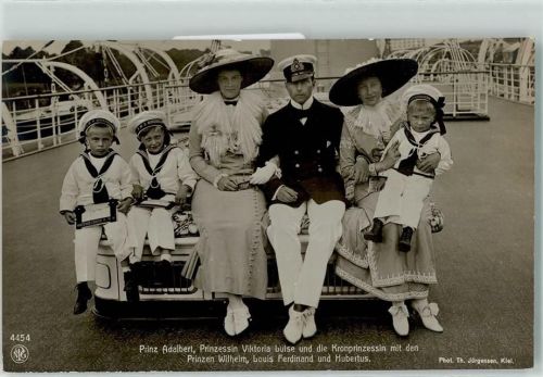 Prinz Adalbert Prinzessin Viktoria Luise mit Kindern Prinz Wilhelm Louis Ferdinand und Hubertus Marineuniform Adel Prinz Adalbert