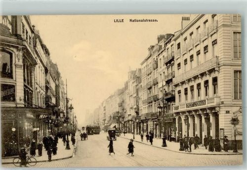 Lille Nationalstraße Oldtimer Fahrrad Hydrant Straßenbahn