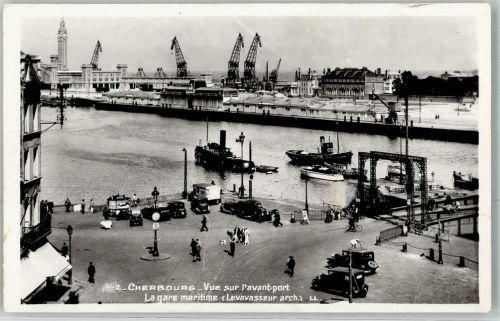 50100 Cherbourg-Octeville - vue sur l`avant-port la gare maritime Oldtimer Fahrrad Dampfer Verladekran