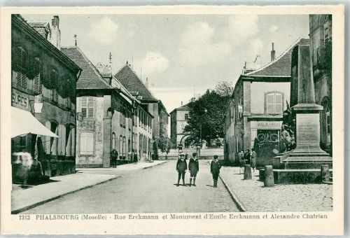 Phalsbourg Rue Erckmann et Monument d`Emile Erckmann et Alexandre Chatrian Fahrrad