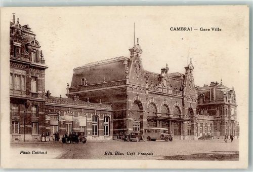 Cambrai Stadtbahnhof Omnibus Oldtimer