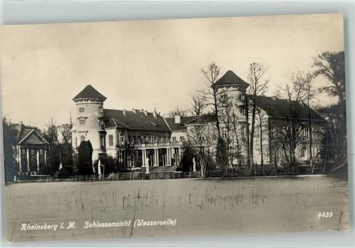 Rheinsberg Schloss Wasserseite
