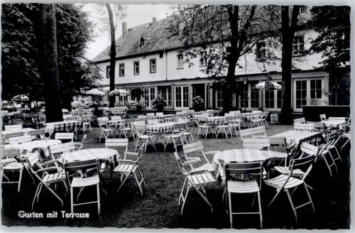 Neu-Isenburg Gasthaus Hotel Forsthaus Gravenbruch Garten mit Terasse
