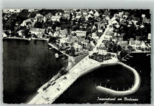 Immenstaad Fliegeraufnahme des Ortes mit dem Hafen