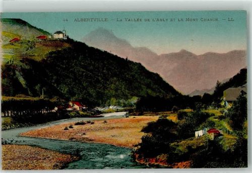 Albertville la Vallee de l`Arly et le Mont Chanin