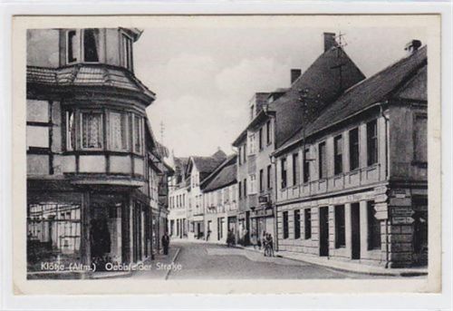 Oebisfelder Straße in Klötze (Altm.) gelaufen. Marke entfernt. Kleine Knicke an den Ecke n unten links und rechts, sonst gut erhalten.