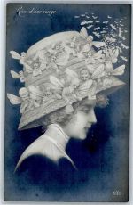 Frau, Hut Metamorphose