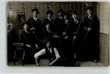 85567 W8018 Grafing b. München 1898 - Zimmermanns-Gesellen Tafel 1898 Spazierstöcke Hutfeder Ort handschriftlich
