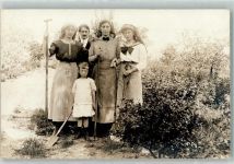Frauen Kind Gartenbau Privatfoto AK