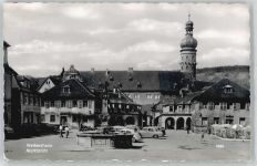 97990 W6992 Weikersheim Gebrauchsspuren Marktplatz, Brunnen
