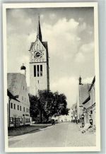 93333 W8425 Neustadt a.d.Donau Foto AK Herzog-Ludwig-Straße mit Pfarrkirche St. Laurentius und Tankstelle