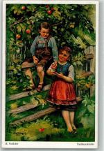 sign. Voelcker Junge schenkt Mädchen einen Apfel Kinderpoesie Künstler Künstlerkarte
