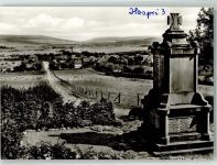 31848 W3252 Hamelspringe Foto AK Kriegerdenkmal oberhalb des Ortes