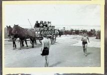 27472 W2190 Duhnen FOTO KEINE AK Foto montiert auf Karton Wattwagen Fotograf Otto Schulze
