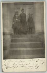 16792 O1434 Zehdenick 1925 Privatfoto AK Frau Kinder Treppe Ort lt. Stempel