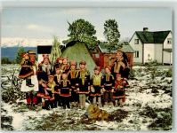 Samer in Tracht Hund Lavvo Zelt Trachten Norwegen