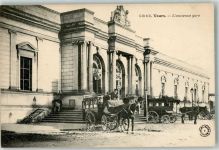37000 Tours - L ancienne gare Kutsche Uhr