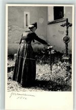 Foto AK handsigniertes Foto Friedhof Tracht